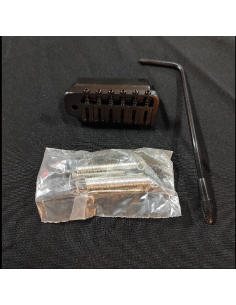 Hipshot Vibrato Contoured Black 42100BK